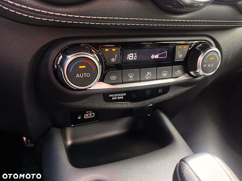 Nissan Juke 1.0 DIG-T N-Connecta DCT - 21
