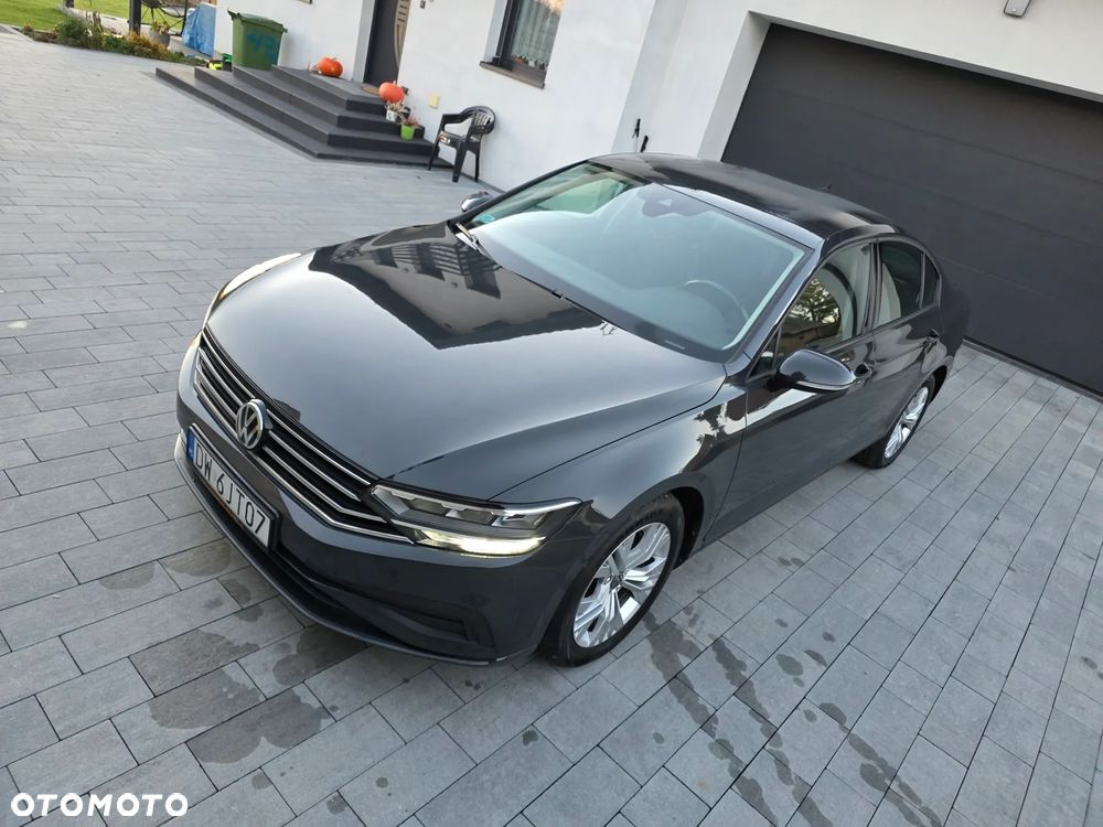 Volkswagen Passat - 2