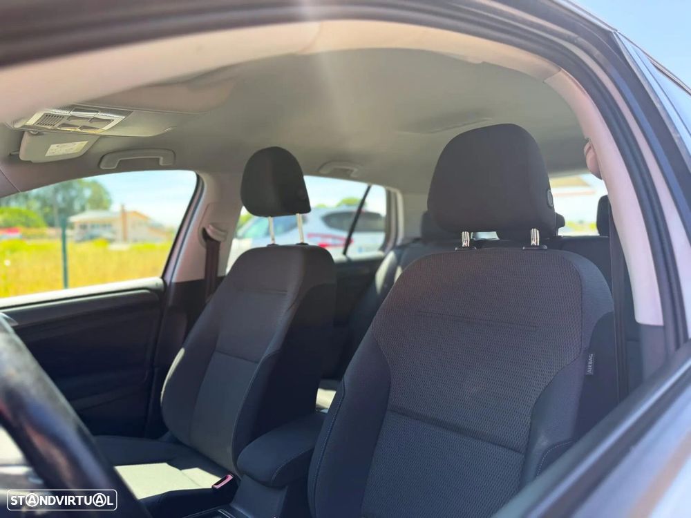 VW Golf 1.6 TDI Confortline - 15