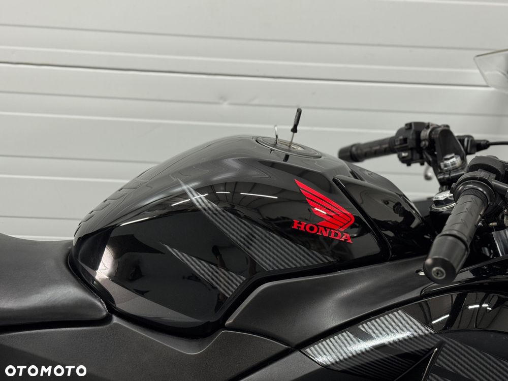 Honda CBR - 11