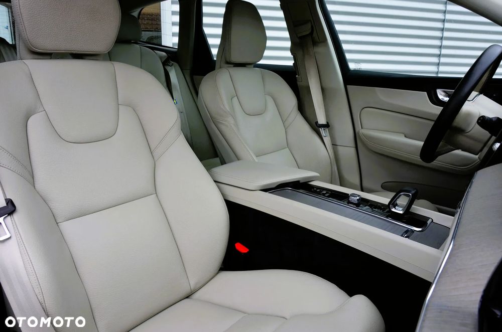 Volvo XC 60 B4 D Geartronic RDesign - 27
