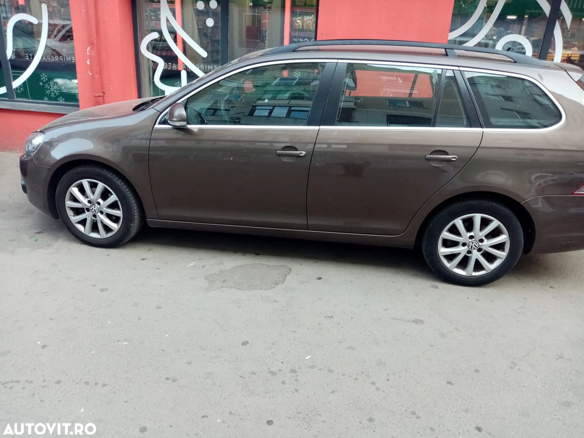 Volkswagen Golf - 1