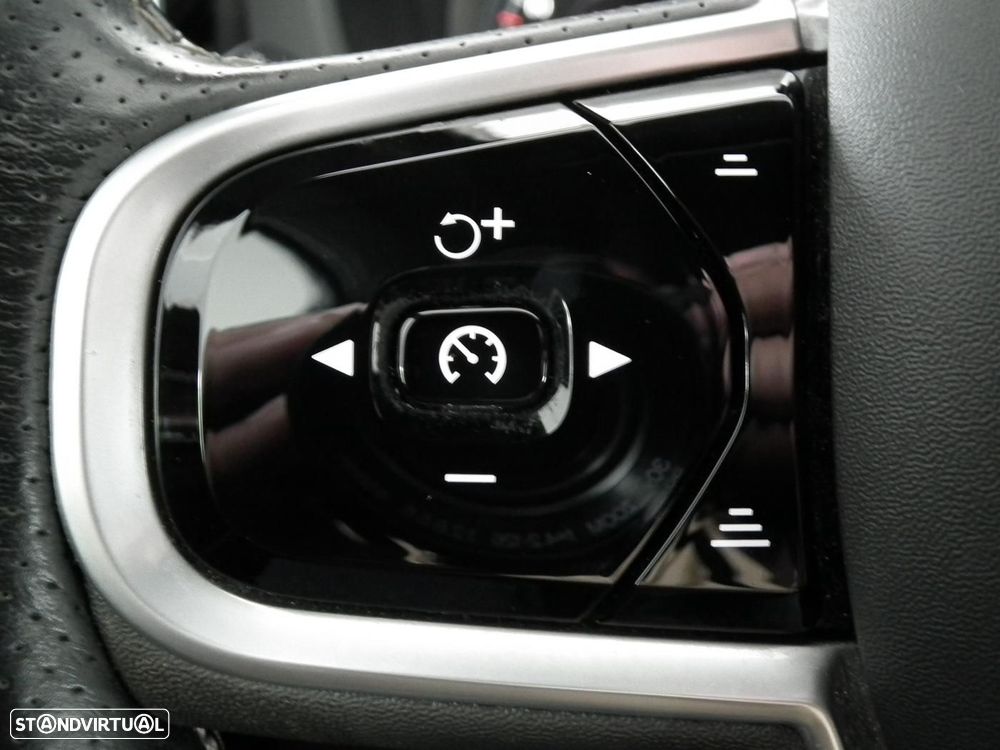 Volvo XC 60 2.0 D4 R-Design Geartronic - 17