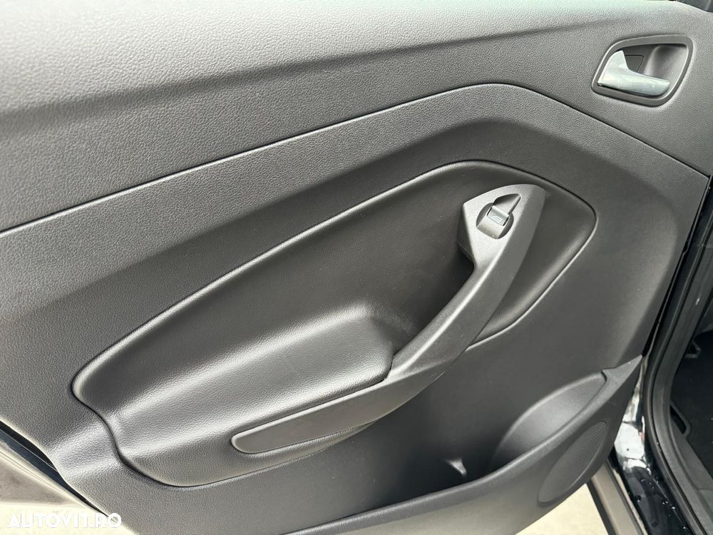 Ford Kuga 1.6 EcoBoost 2x4 Titanium - 27