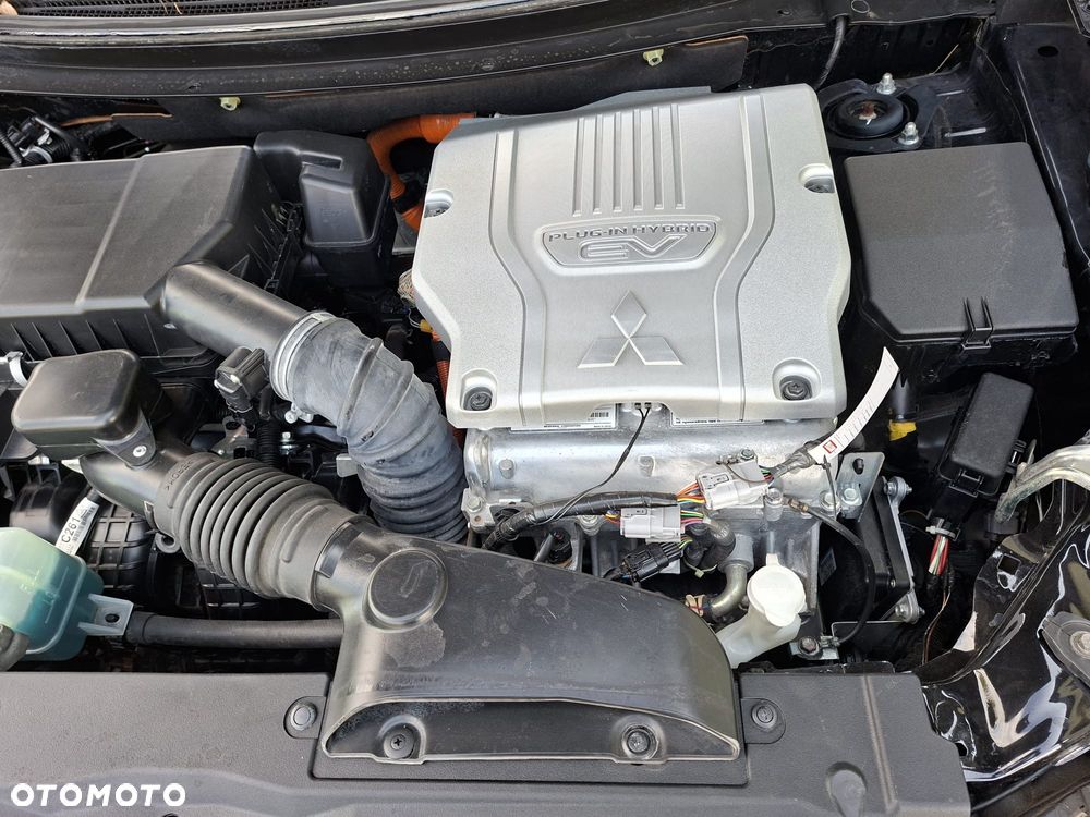 Mitsubishi Outlander Instyle NAVI - 19