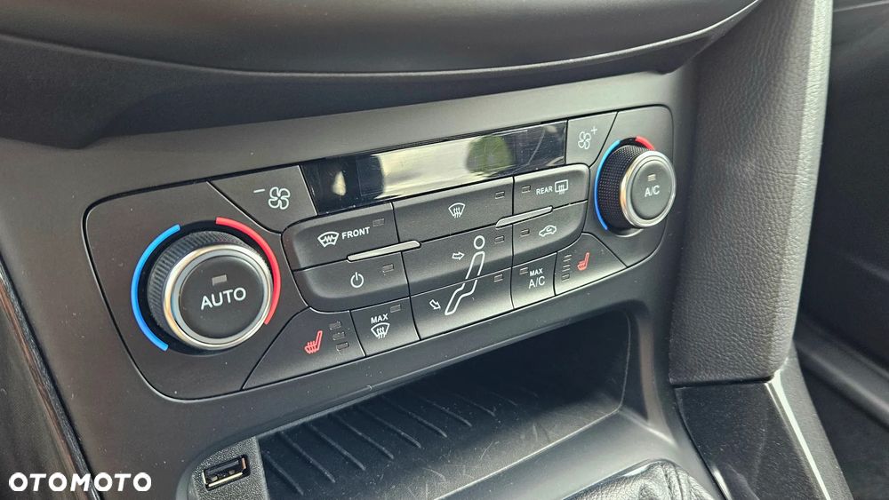 Ford Focus 1.5 EcoBlue Start-Stopp-System TITANIUM - 17