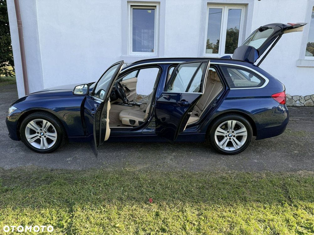BMW Seria 3 320i Luxury Line - 33