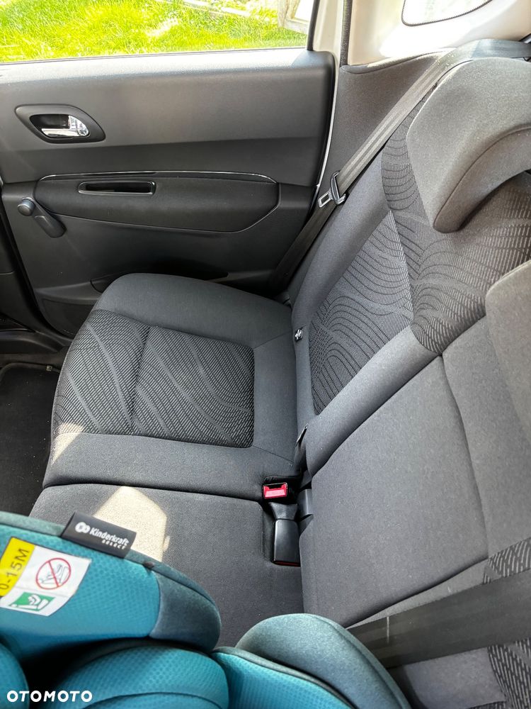 Peugeot 3008 1.6 HDi Style - 11