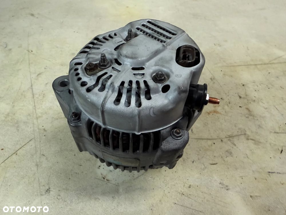 Alternator Toyota Land Cruiser 100 HDJ 100 - 1