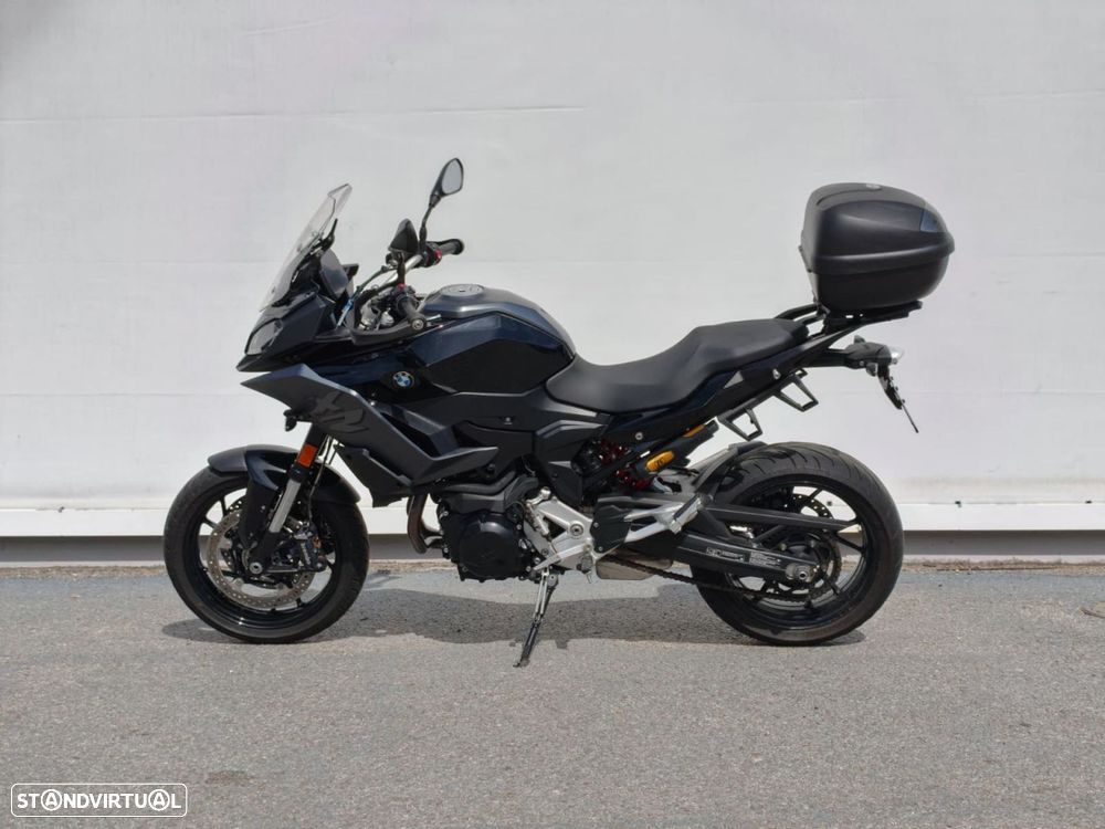 BMW F 900 XR Triple Black