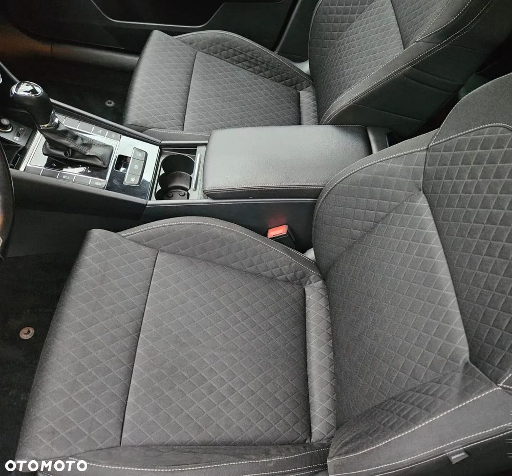 Skoda Superb 2.0 TDI Ambition DSG - 8