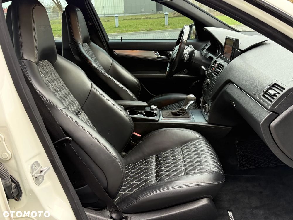 Mercedes-Benz Klasa C 63 AMG 7G-TRONIC - 14
