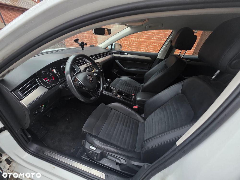 Volkswagen Passat - 20