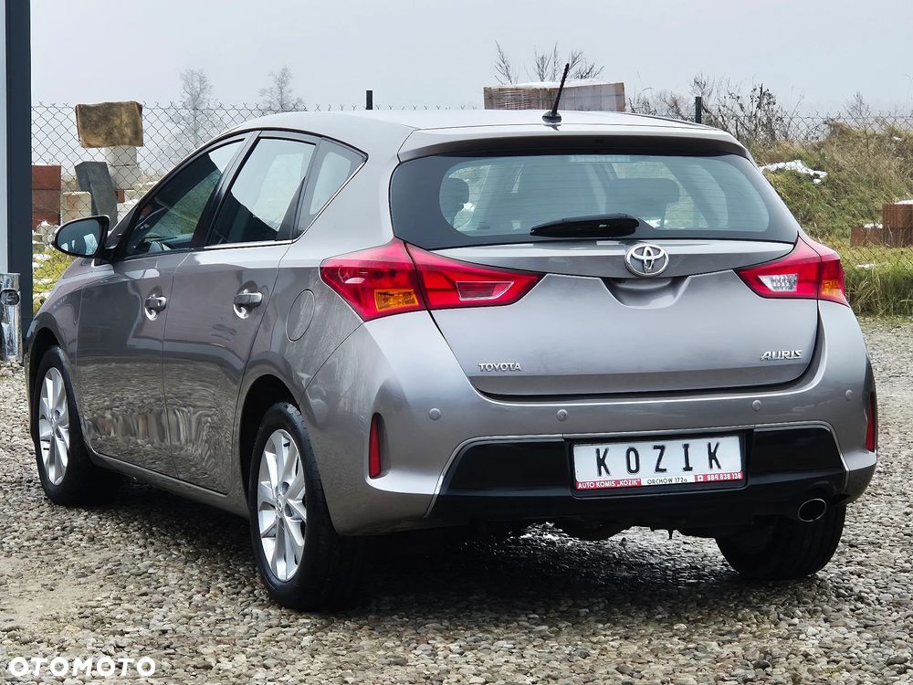 Toyota Auris 1.6 Executive - 14