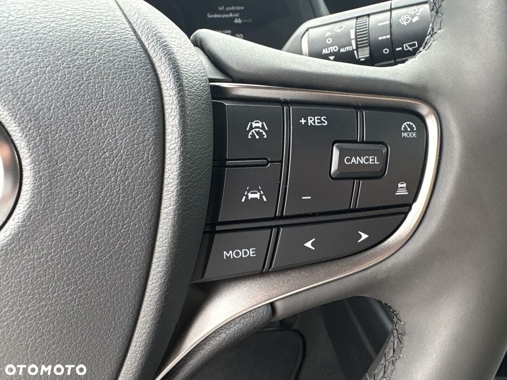 Lexus UX 300h Business - 23