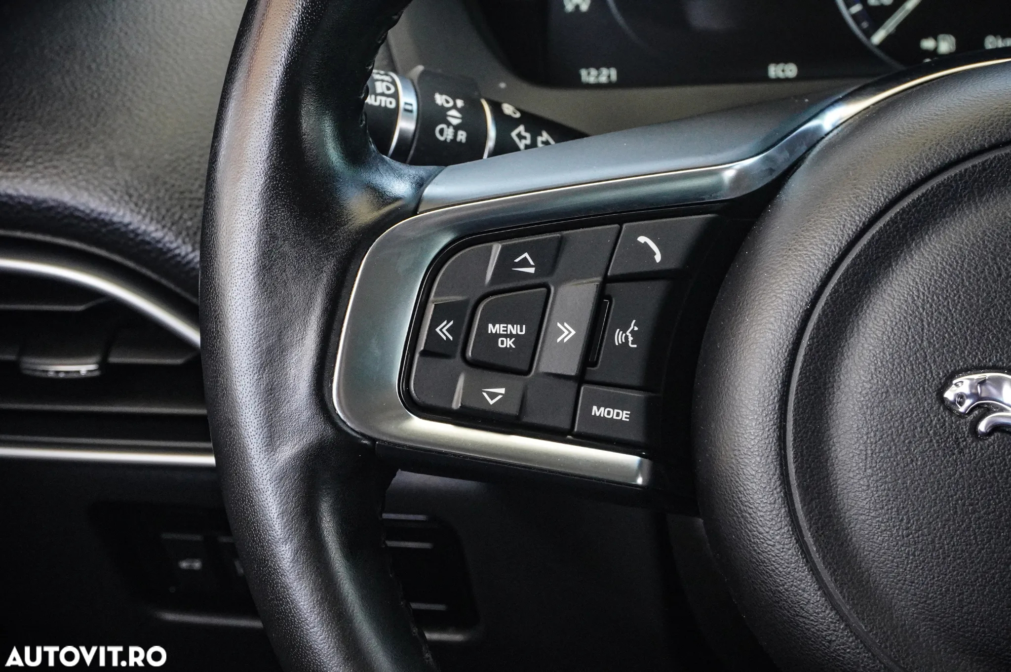 Jaguar F-Pace 20d AWD Prestige - 31