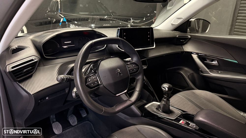 Peugeot 2008 1.2 PureTech Allure Pack - 17