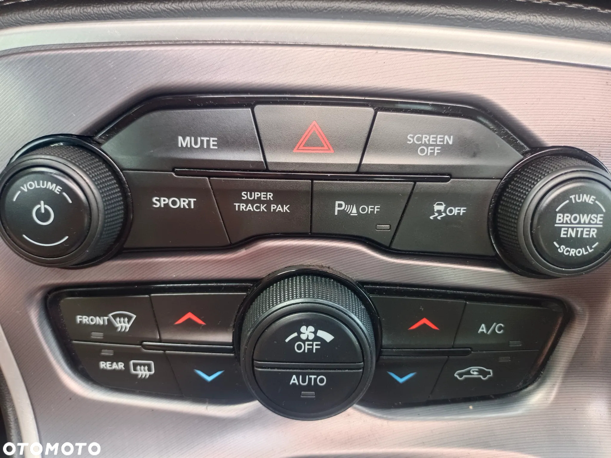 Dodge Challenger 5.7 R/T - 22