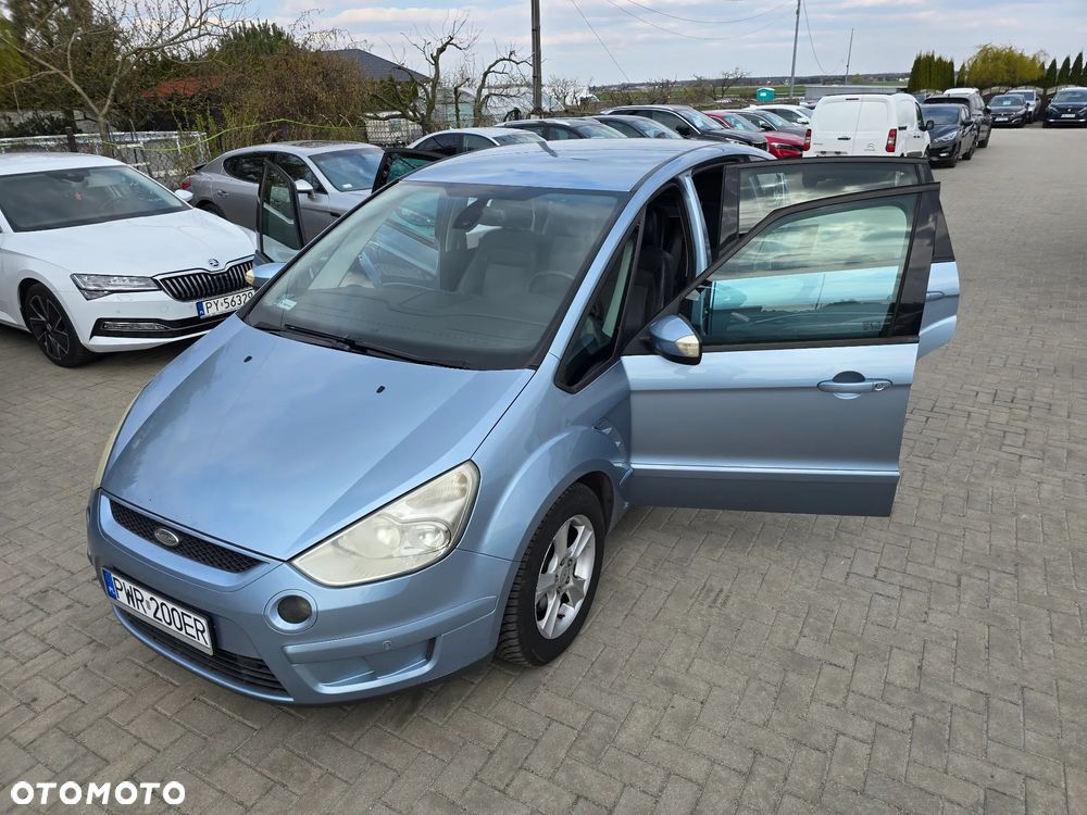 Ford S-Max - 32