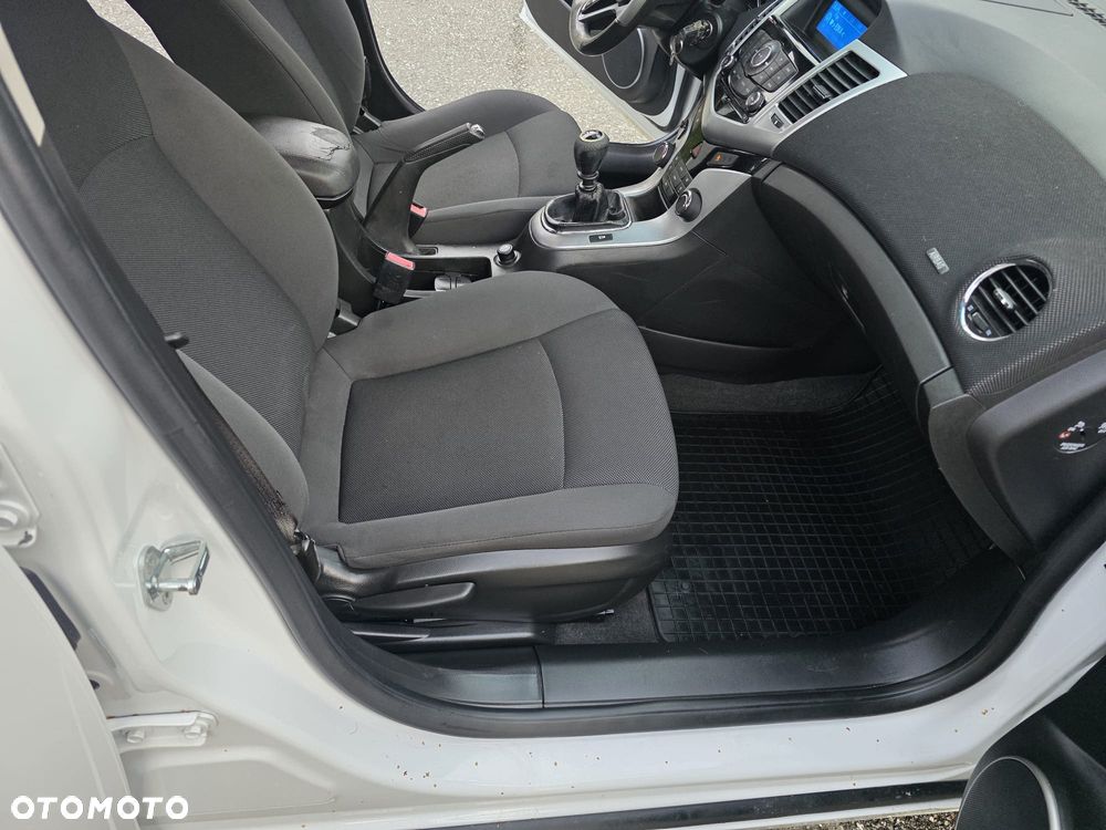 Chevrolet Cruze 1.6 LT+ - 30