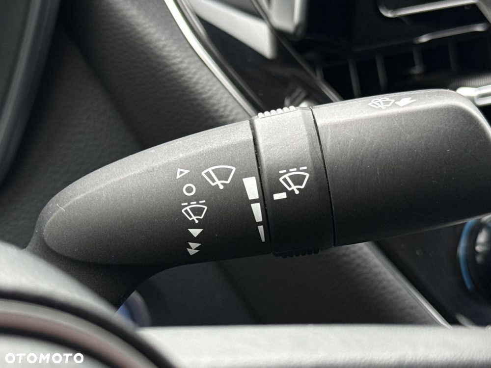 Toyota Corolla 1.8 Hybrid Comfort - 20
