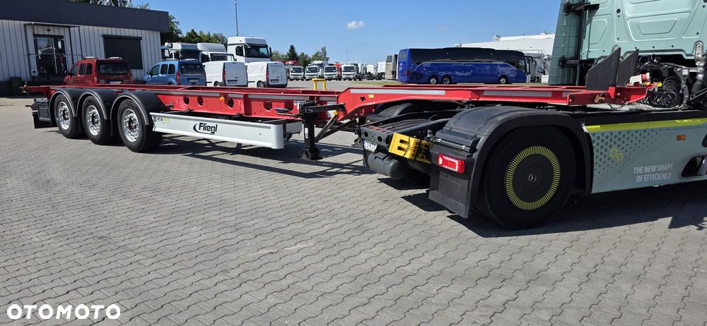 Fliegl SDS 01 Naczepa z agregatem pod kontenery 40- stopowe - 2