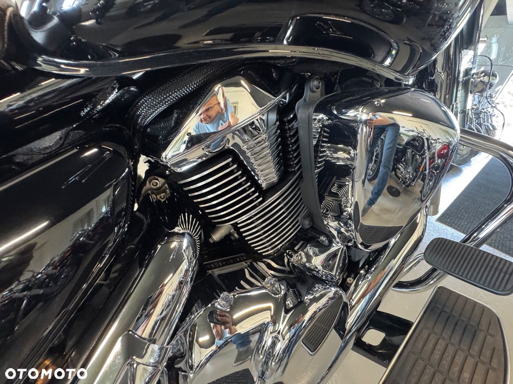 Suzuki Intruder - 10