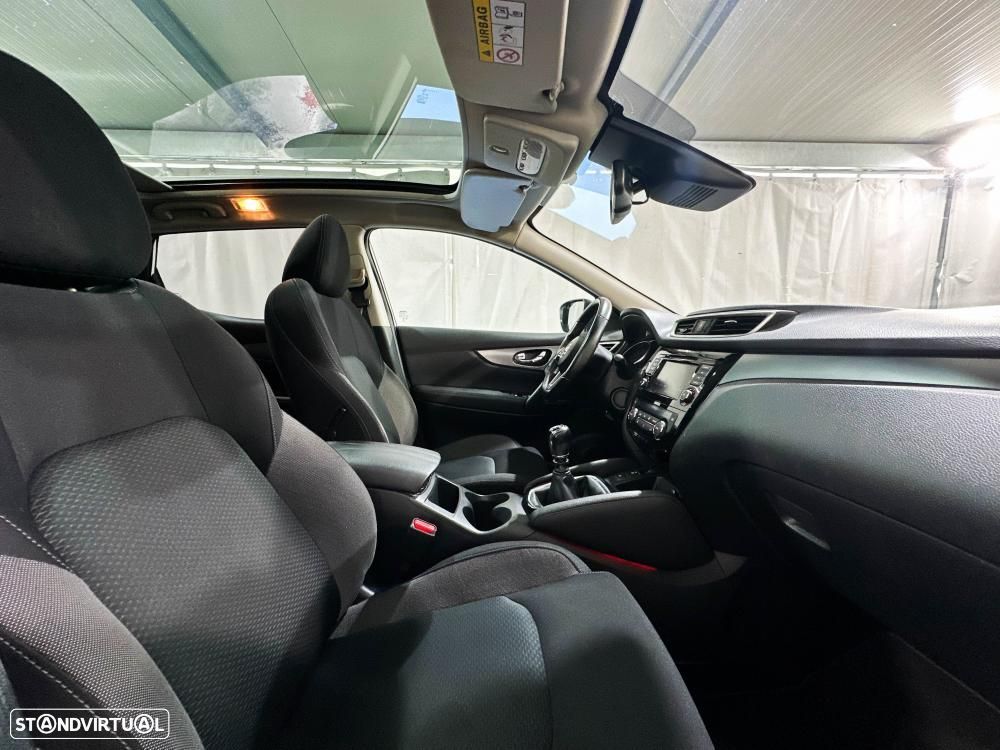 Nissan Qashqai 1.3 DIG-T MHEV Premiere Edition - 28