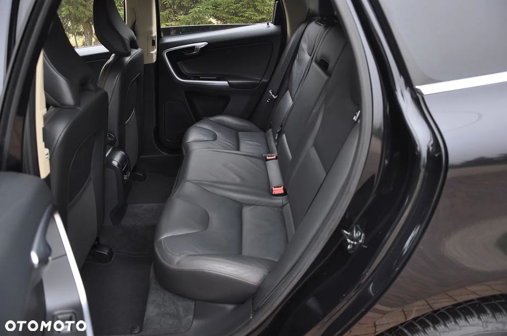 Volvo XC 60 D4 AWD Geartronic Summum - 22