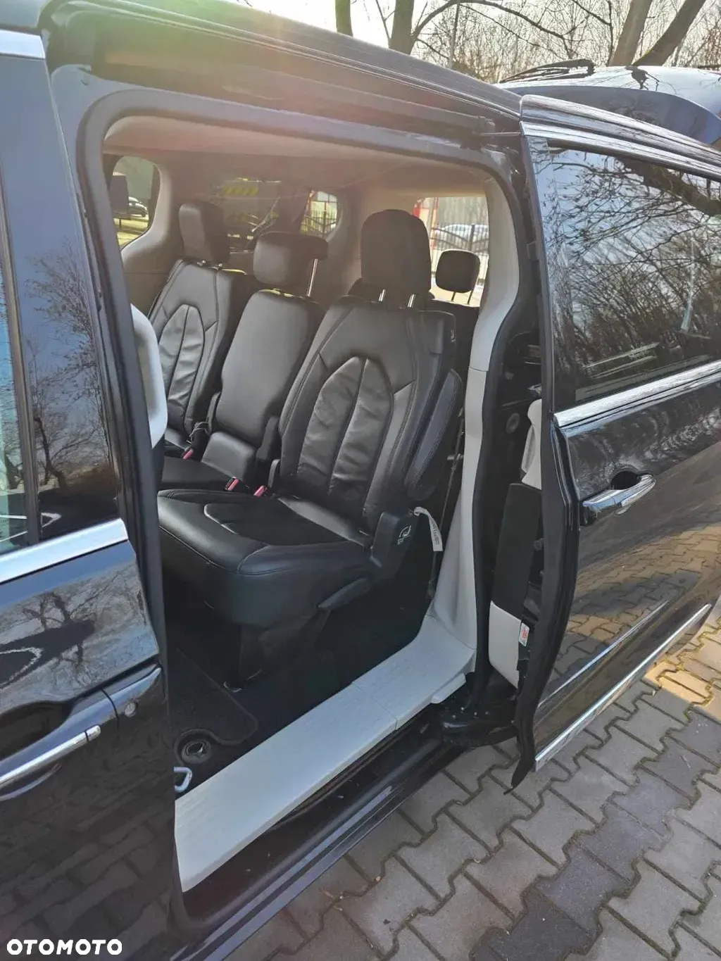 Chrysler Pacifica - 25