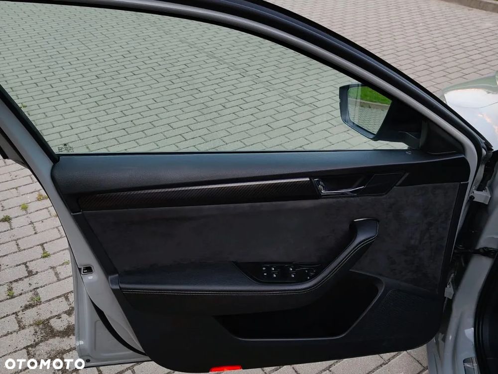 Skoda Superb 2.0 TSI Sportline DSG - 8