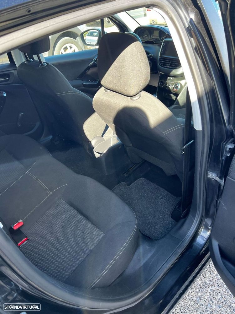 Peugeot 208 1.2 PureTech Style - 11