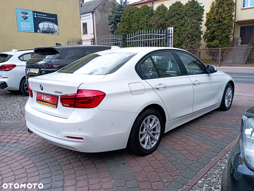 BMW Seria 3 318i - 4