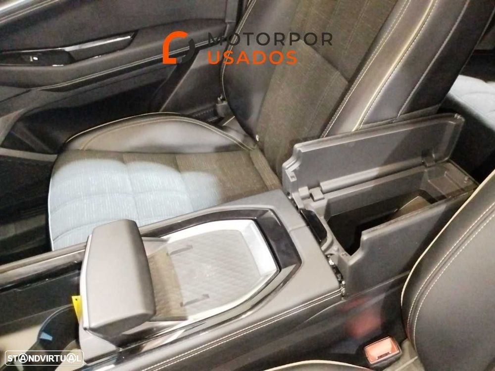 Renault Austral 1.2 E-Tech Iconic - 24