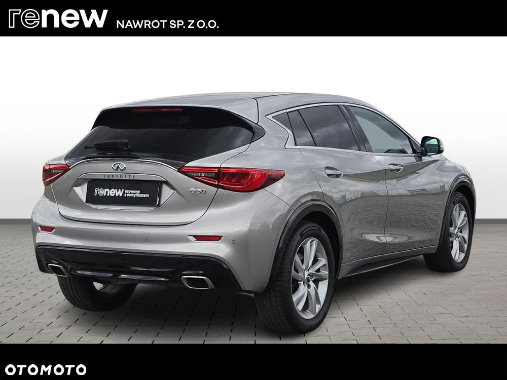 Infiniti Q30 1.6t Luxe 7DCT - 5
