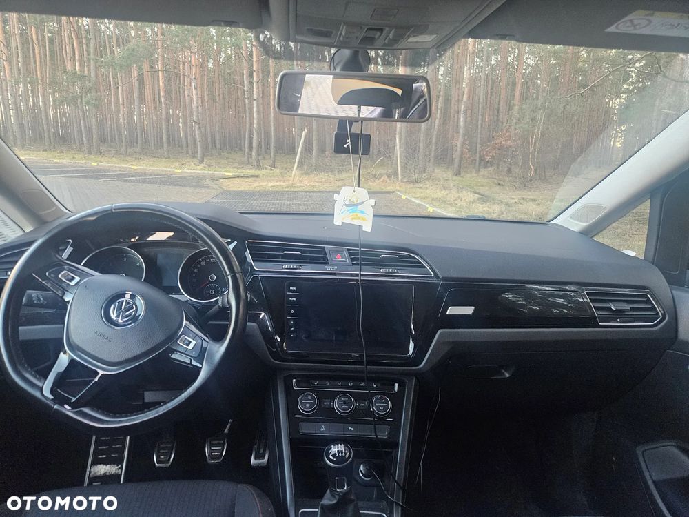 Volkswagen Touran 2.0 TDI BMT Comfortline - 9