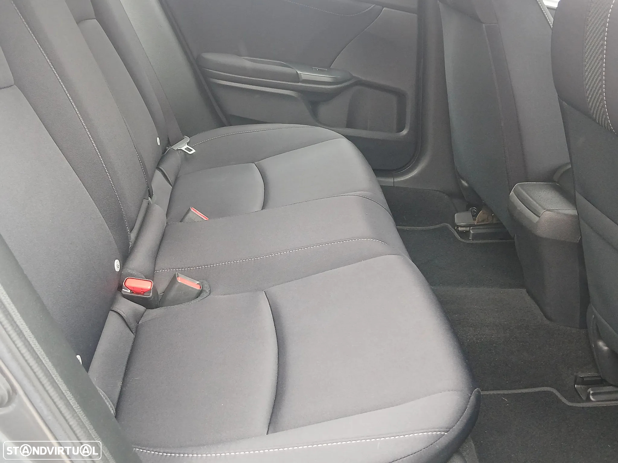 Honda Civic 1.5 i-VTEC Sport - 23