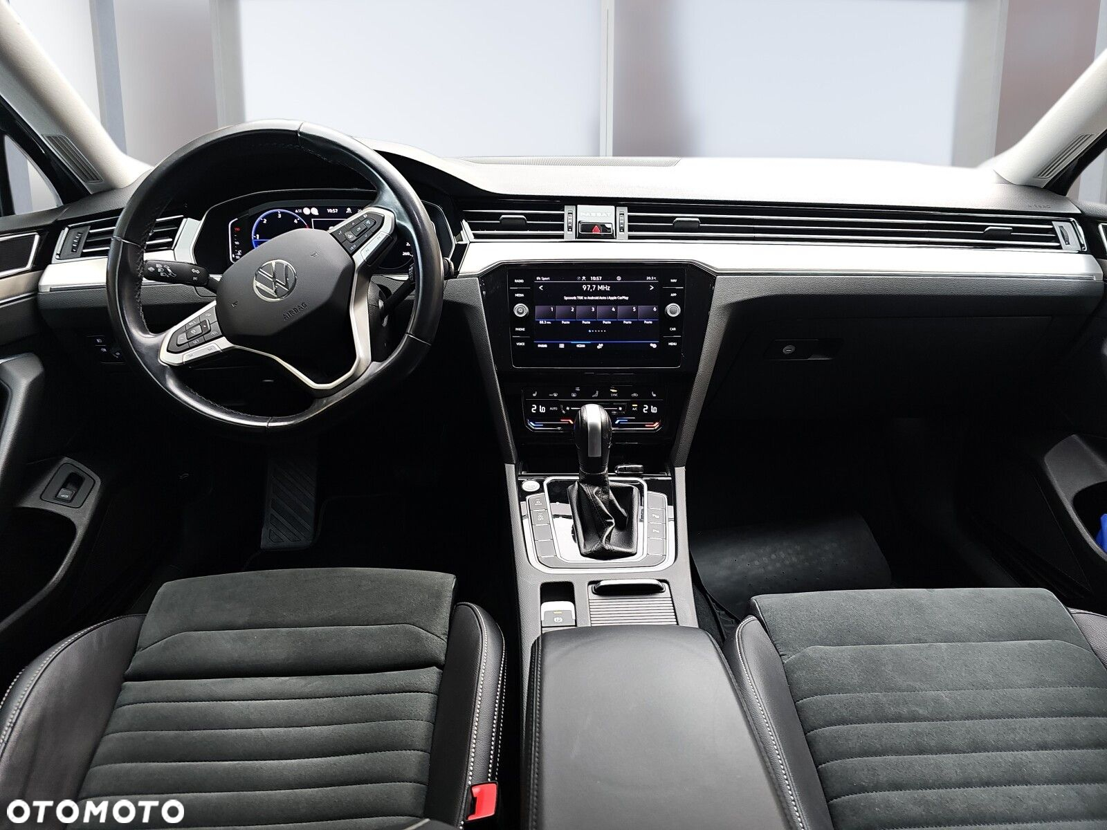 Volkswagen Passat 2.0 TDI Elegance DSG - 14