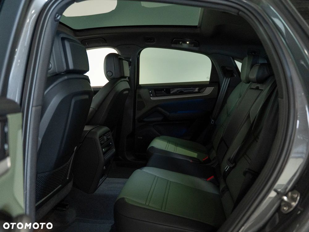 Porsche Cayenne Standard - 19