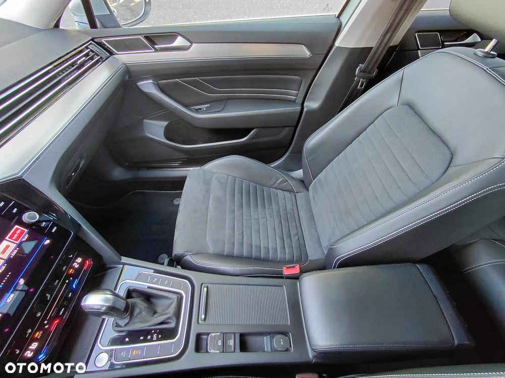 Volkswagen Passat 1.5 TSI EVO Elegance DSG - 27