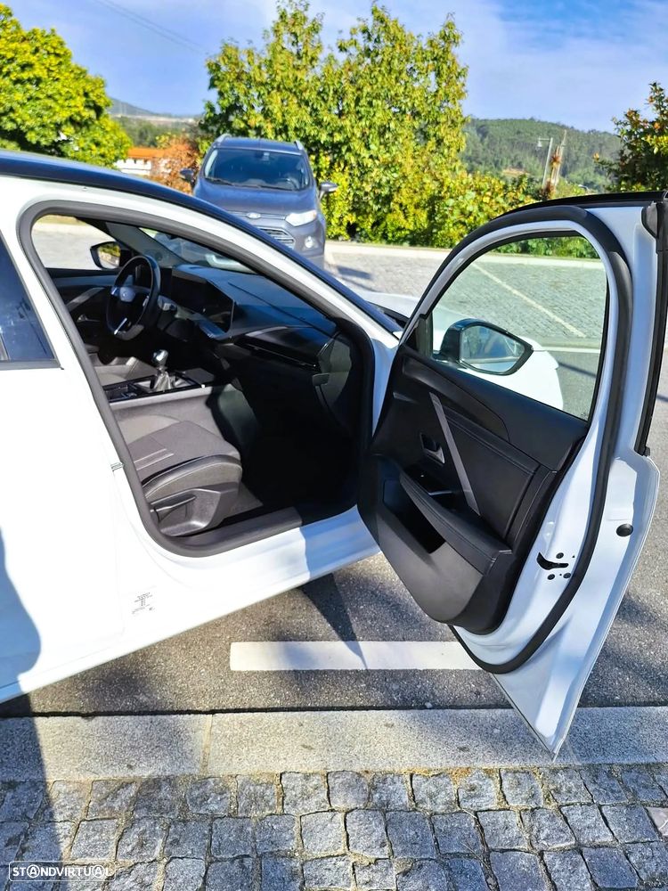 Opel Astra 1.2 Turbo GS Line - 28