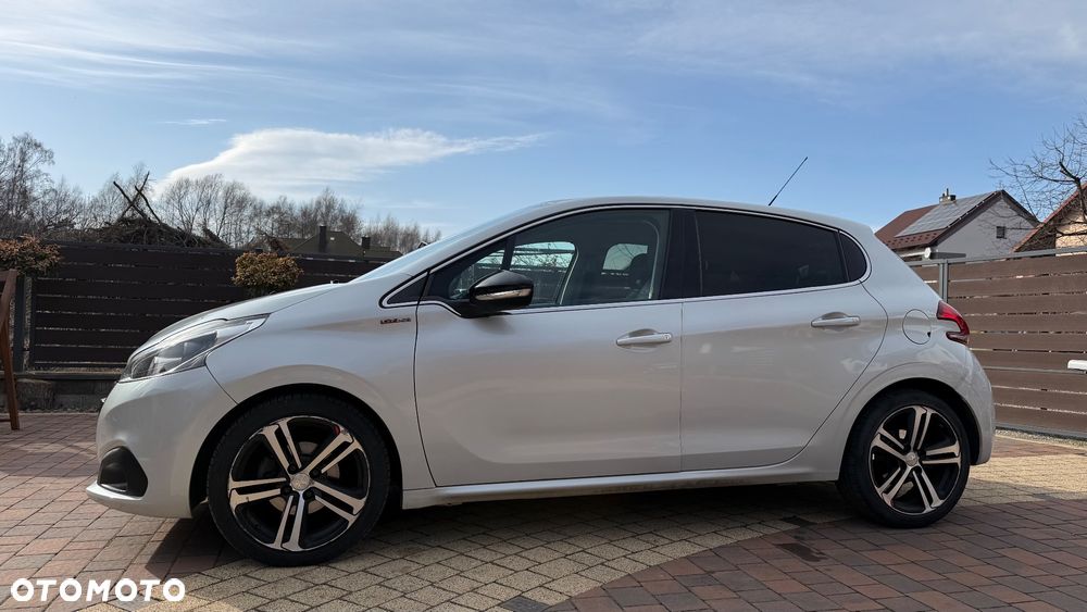 Peugeot 208 - 11