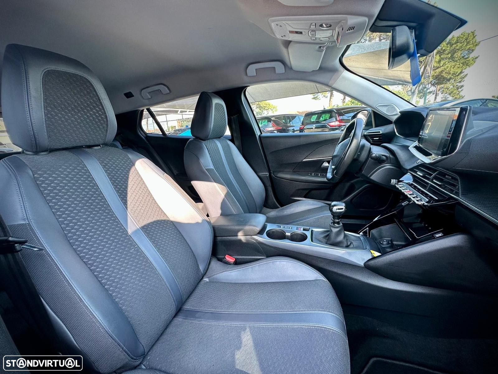 Peugeot 2008 PureTech 100 Allure - 18
