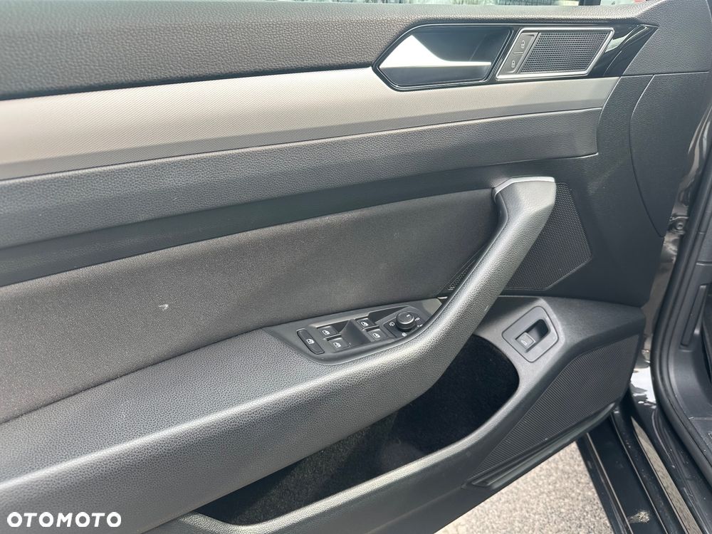 Volkswagen Passat 1.8 TSI BMT Comfortline DSG - 10