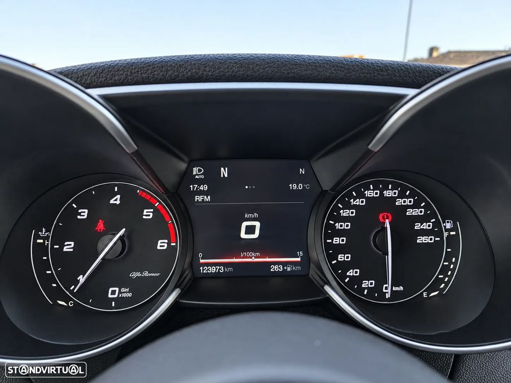 Alfa Romeo Giulia 2.2 D Super - 13