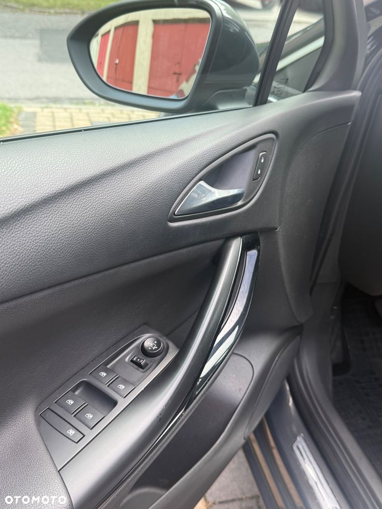 Opel Astra 1.4 T Dynamic S&S - 17