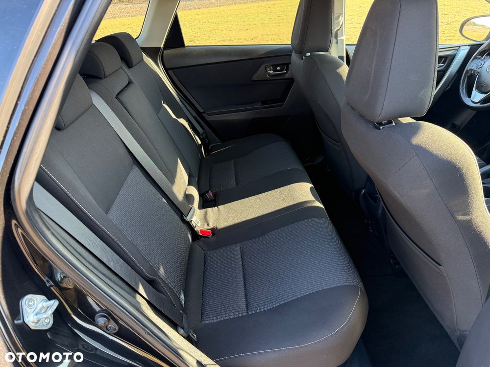 Toyota Auris - 10