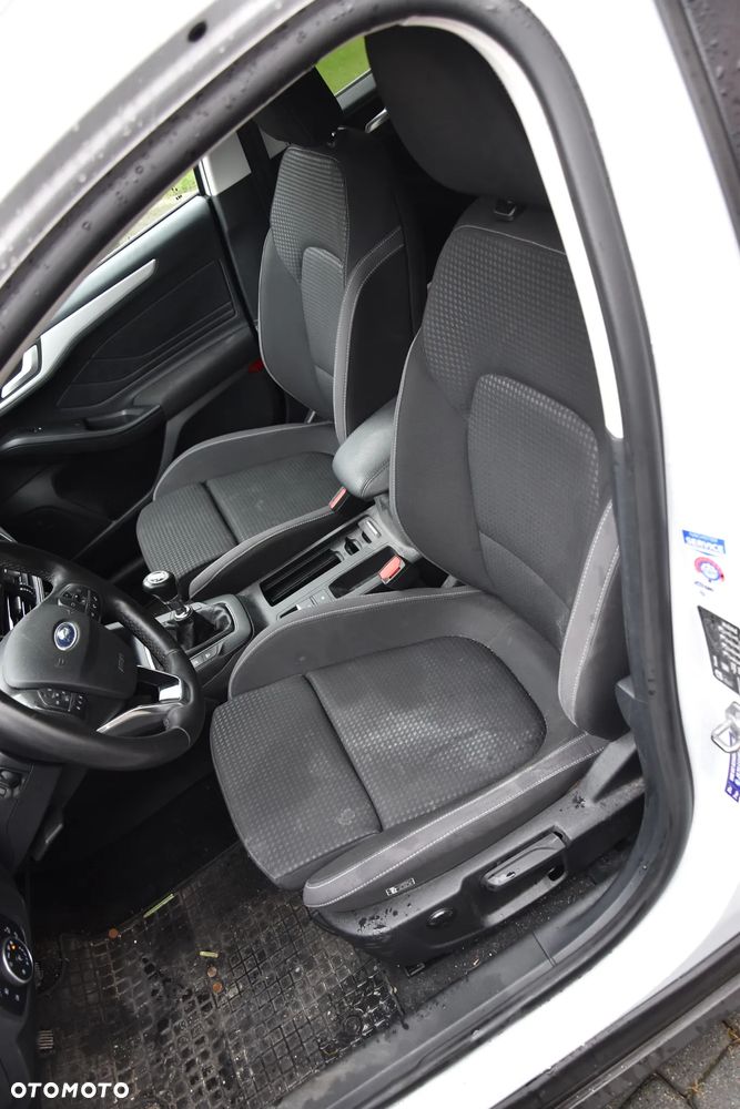 Ford Focus 1.5 EcoBlue Start-Stopp-System TITANIUM - 13