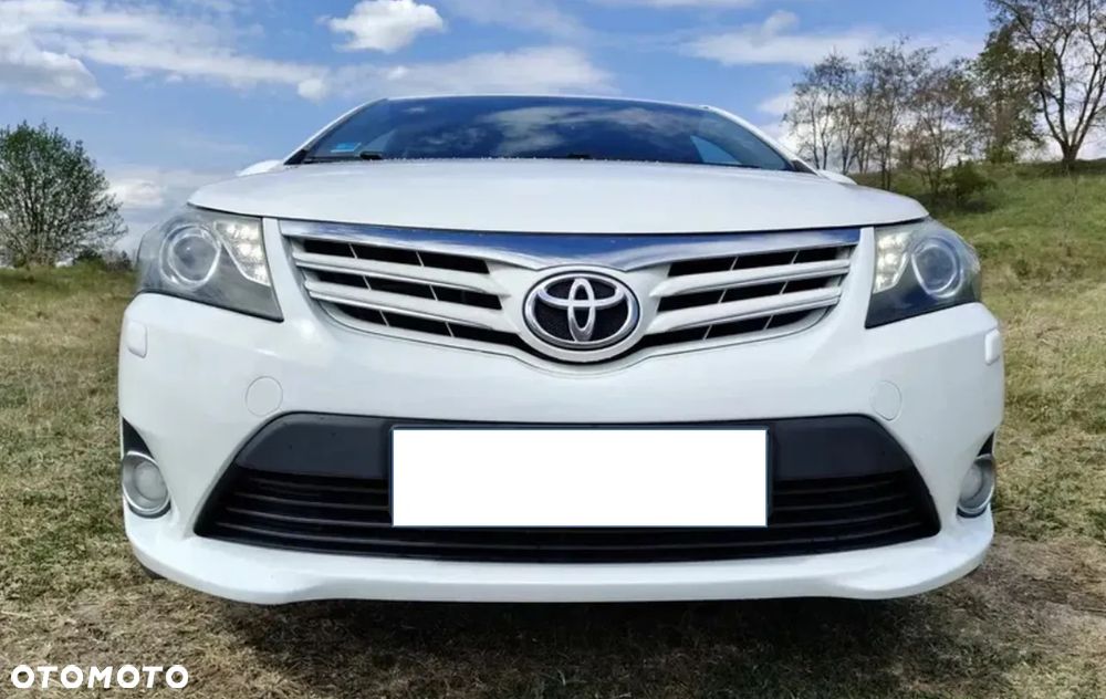 Toyota Avensis 2.0 D-4D Luna - 1