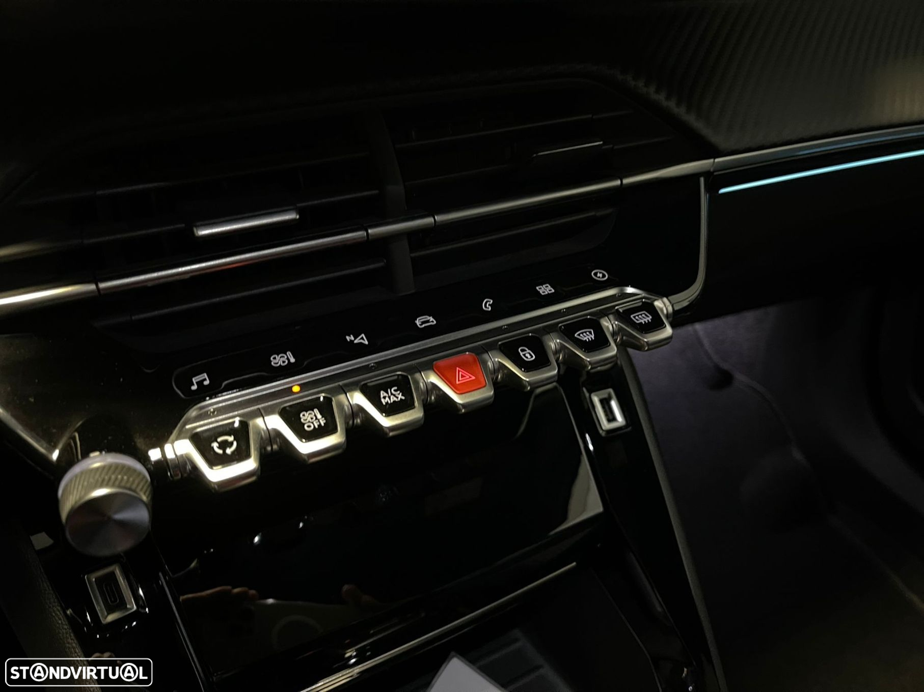 Peugeot e-2008 50 kWh GT Pack - 28